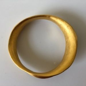 Kenneth Jay Lane Gold Wavy Bangle